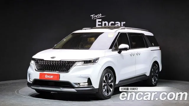 Kia Carnival 9-Seater Noblesse