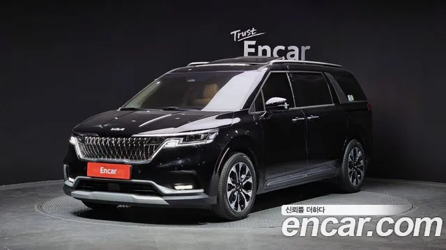 Kia Carnival 9-Seater Noblesse
