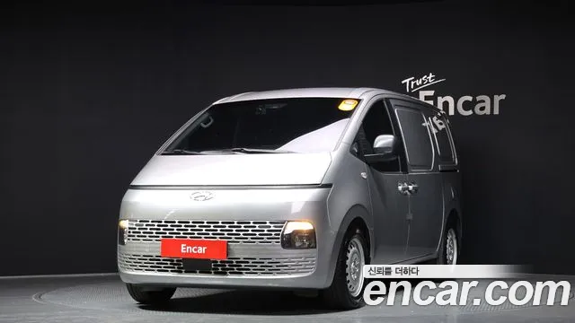 Hyundai Staria Smart