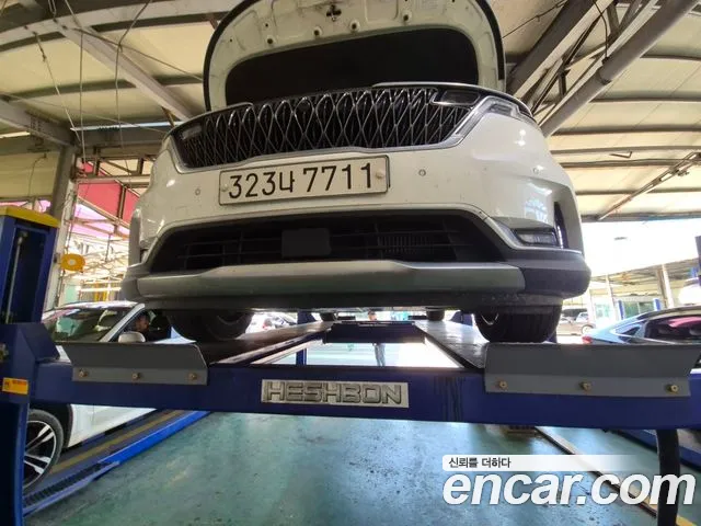 Kia Carnival 9-Seater Signature