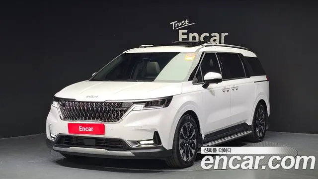 Kia Carnival Gasoline 7-Seater Signature