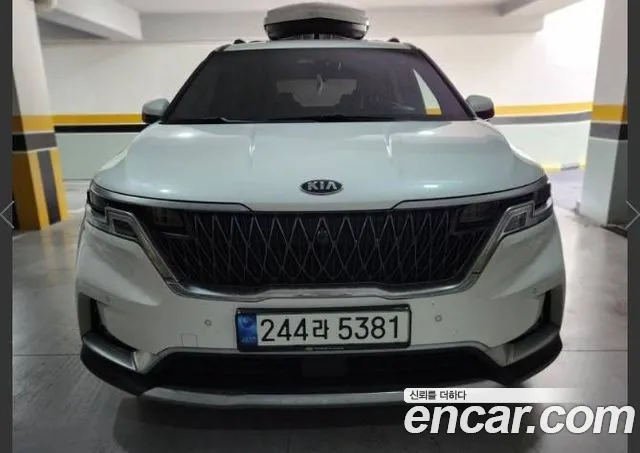 Kia Carnival 9-Seater Noblesse