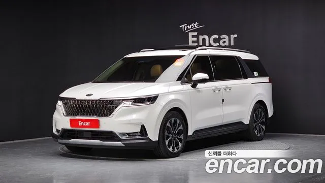 Kia Carnival Gasoline 7-Seater Signature