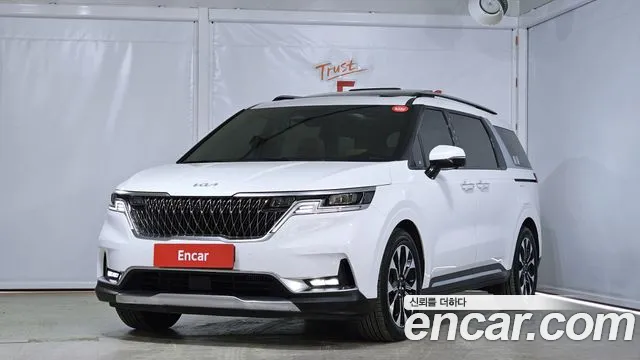 Kia Carnival 9-Seater Noblesse
