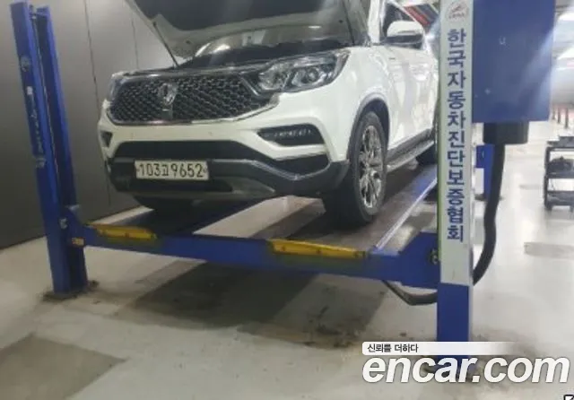 KG Mobility (Ssangyong) Rexton White Edition