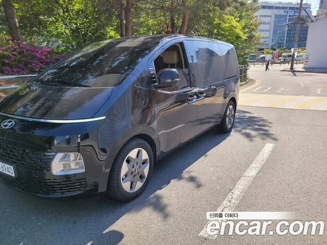 Hyundai Staria Modern