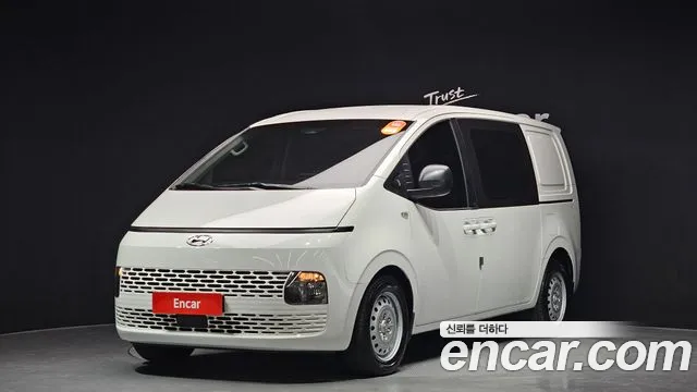Hyundai Staria Smart