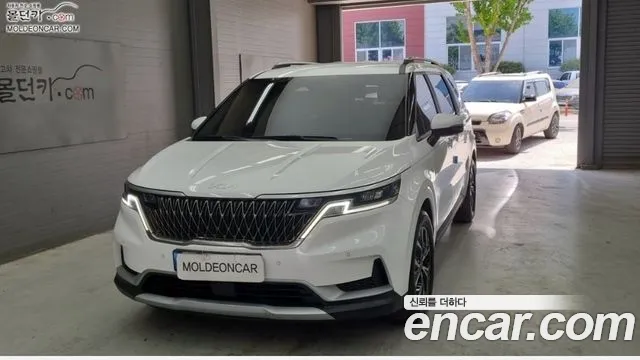 Kia Carnival 9-Seater Prestige