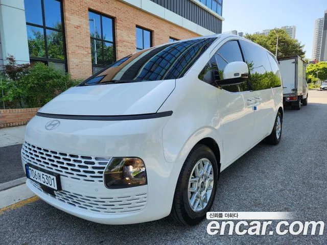Hyundai Staria Modern
