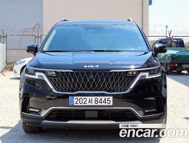 Kia Carnival 9-Seater Signature