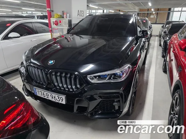 BMW X6 M50i