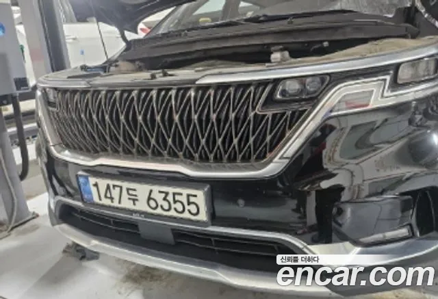 Kia Carnival 9-Seater Noblesse