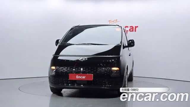 Hyundai Staria Modern