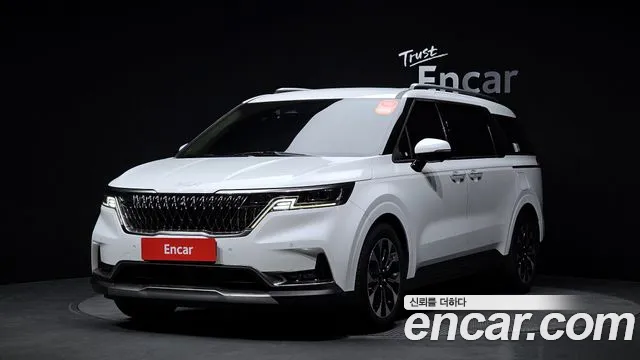 Kia Carnival 9-Seater Noblesse