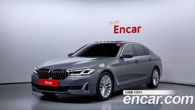 BMW 5-Series 520i Luxury