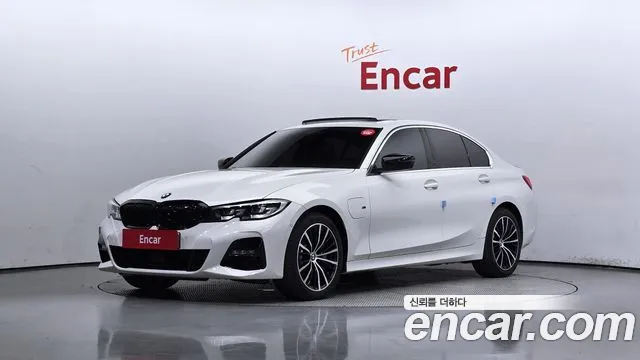 BMW 3-Series 330e Luxury