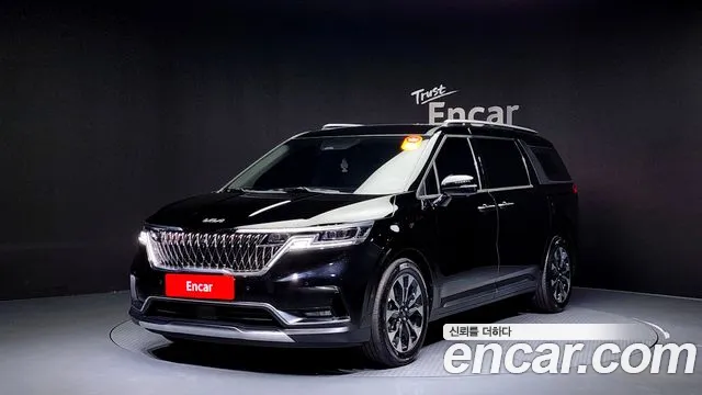 Kia Carnival 9-Seater Noblesse