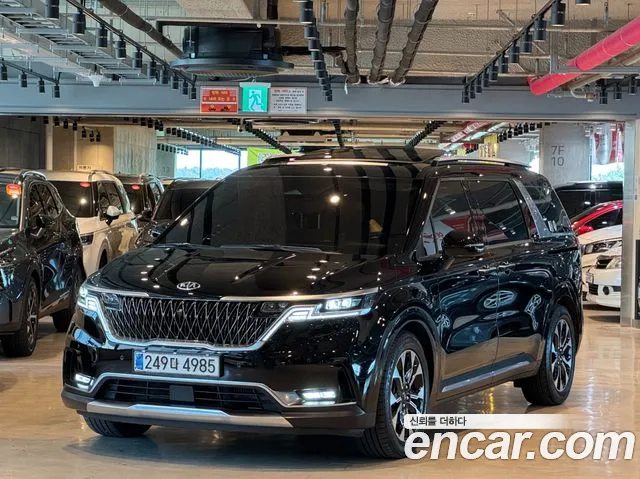 Kia Carnival 9-Seater Noblesse