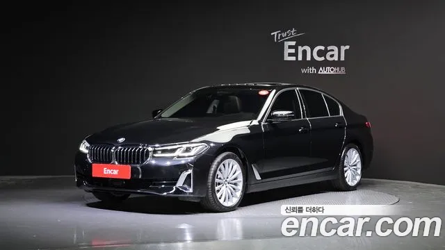 BMW 5-Series 530i xDrive Luxury