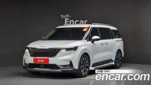 Kia Carnival 9-Seater Noblesse