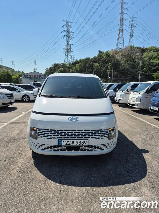 Hyundai Staria Modern