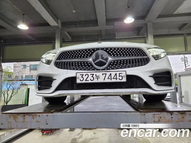 Mercedes-Benz CLS-Class CLS300d AMG Line
