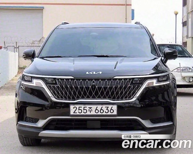 Kia Carnival 9-Seater Prestige