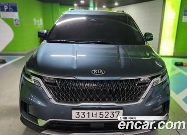 Kia Carnival 9-Seater Noblesse