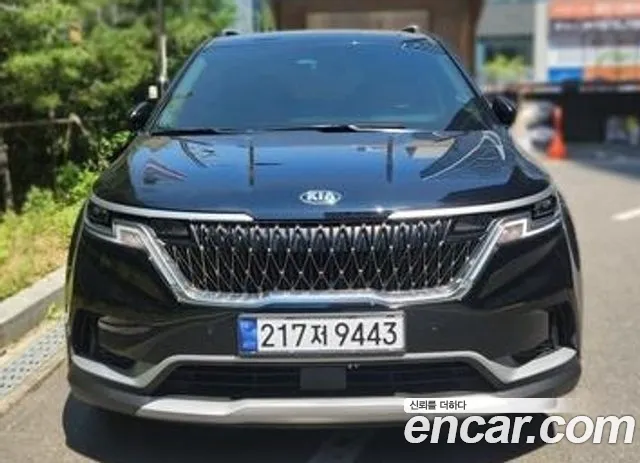 Kia Carnival 9-Seater Prestige