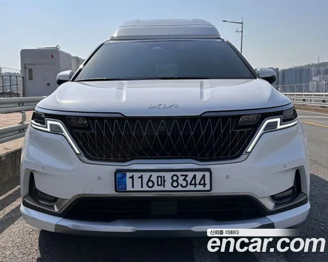 Kia Carnival Signature