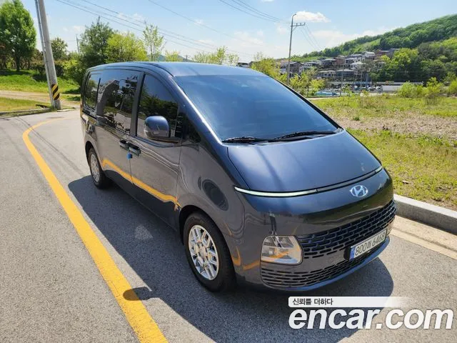 Hyundai Staria Modern