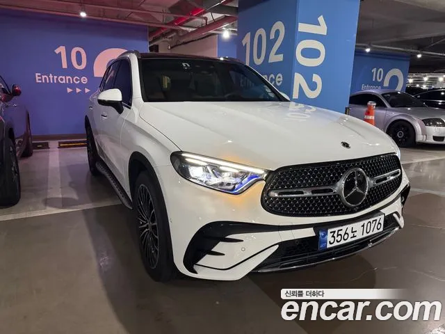 Mercedes-Benz GLC-Class GLC300 4MATIC AMG Line