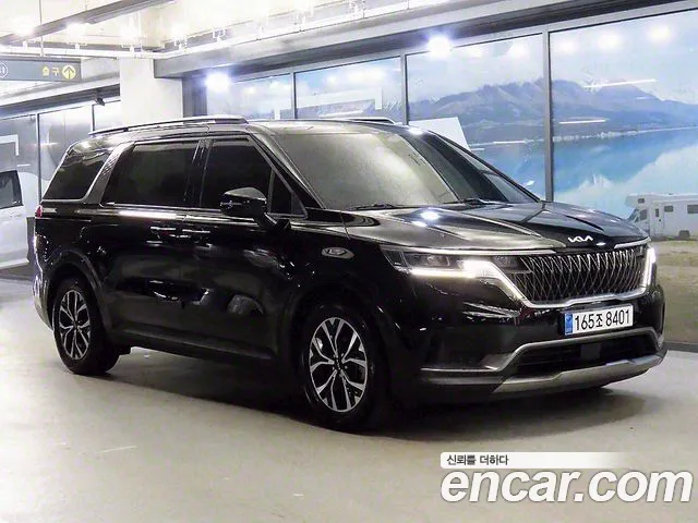 Kia Carnival 9-Seater Noblesse