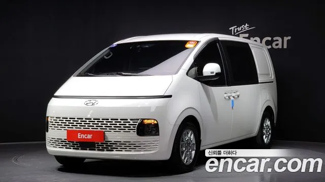 Hyundai Staria Modern
