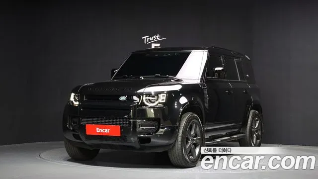 Land Rover Defender 110 P300 X-Dynamic SE
