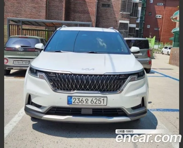 Kia Carnival 9-Seater Prestige