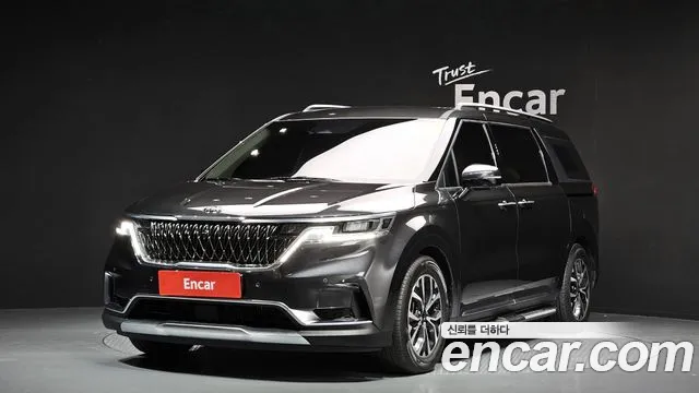 Kia Carnival 9-Seater Noblesse