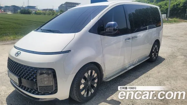 Hyundai Staria Prestige