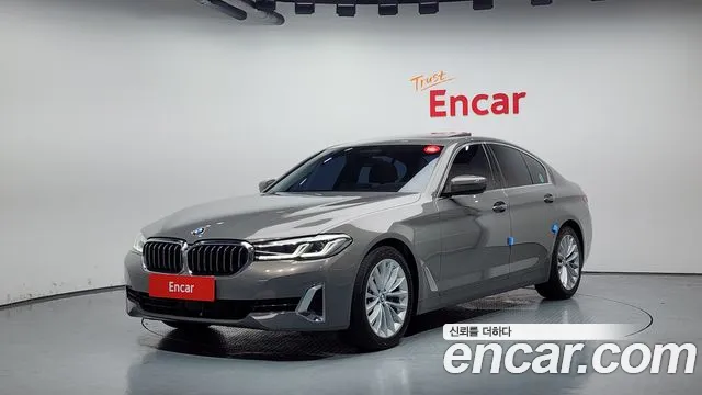 BMW 5-Series 520i Luxury