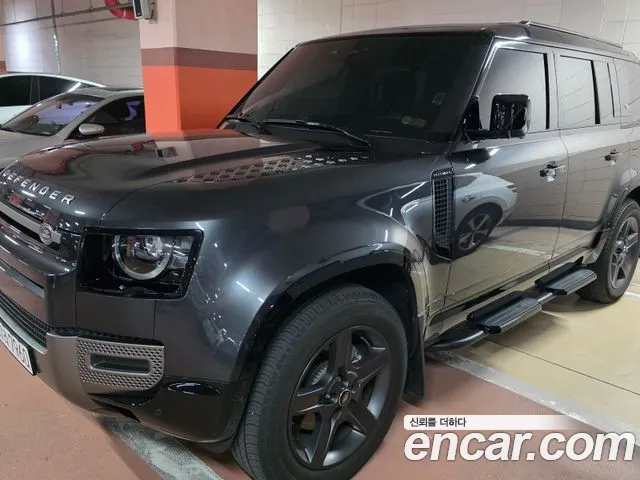 Land Rover Defender 110 P300 X-Dynamic SE