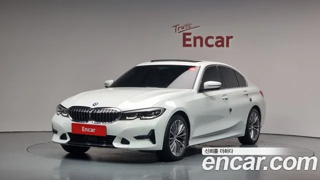BMW 3-Series 320i Luxury