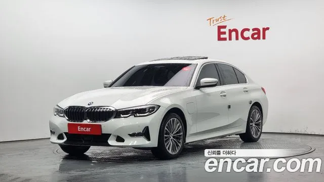 BMW 3-Series 330e Luxury