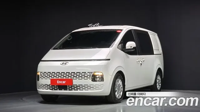 Hyundai Staria Modern