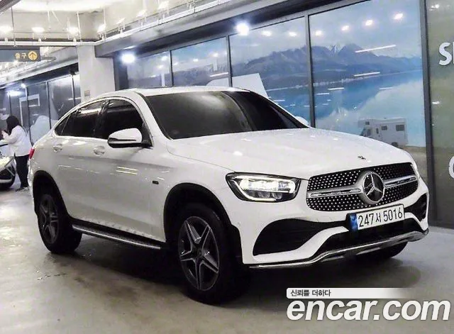 Mercedes-Benz GLC-Class GLC300e 4MATIC Coupe