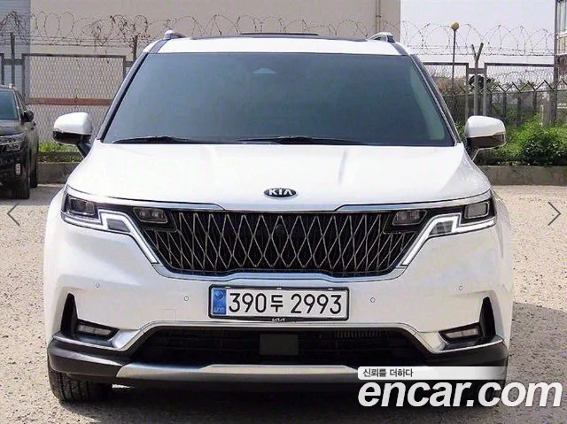 Kia Carnival 9-Seater Noblesse