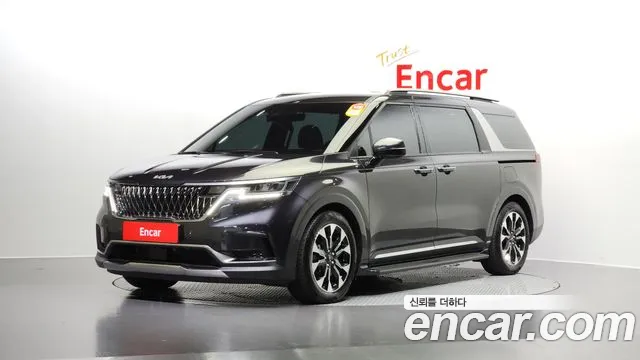 Kia Carnival Gasoline 7-Seater Signature