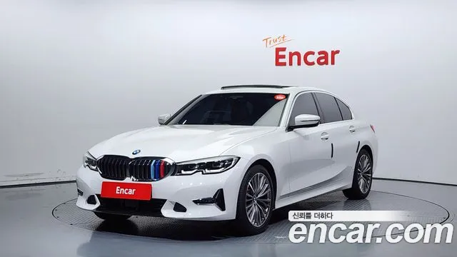 BMW 3-Series 320i Luxury