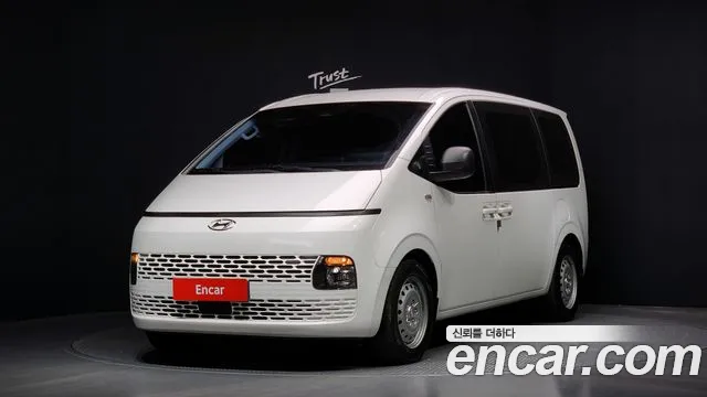 Hyundai Staria Smart