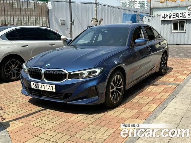 BMW 3-Series 320i