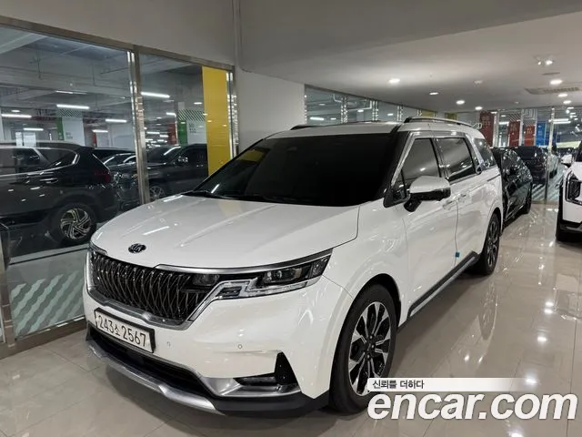Kia Carnival 9-Seater Noblesse